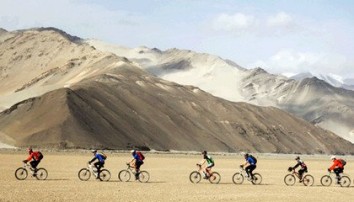 Lhasa to Kathmandu Mountain Bike Tour