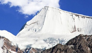 Putha Himchuli Peak Expedition